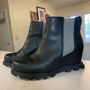 SOREL Joan of Arctic Wedge III Chelsea boot, Size 8.5